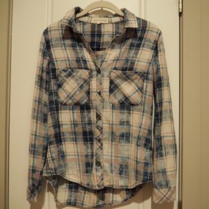 Cute Flannel made by Side Stitch. A perfect throw on for all seasons!